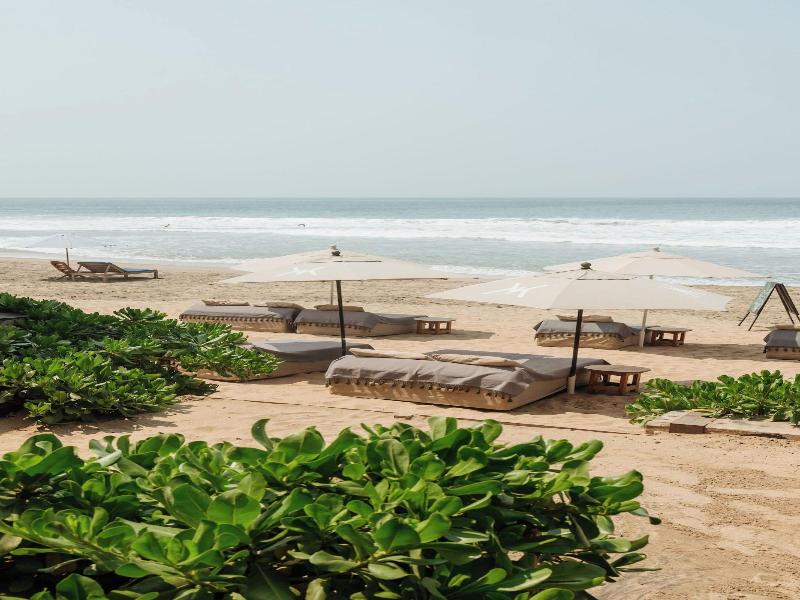 Naked Hotel Zipolite — exterior view