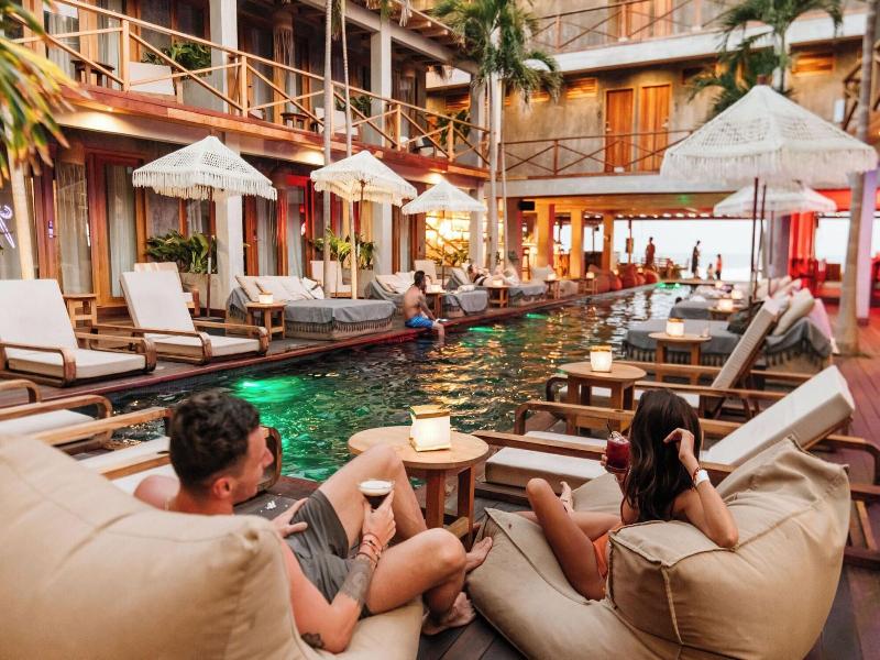 Naked Hotel Zipolite image