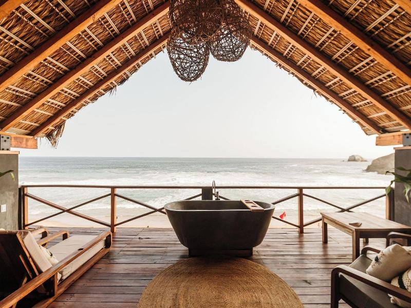 Naked Hotel Zipolite image