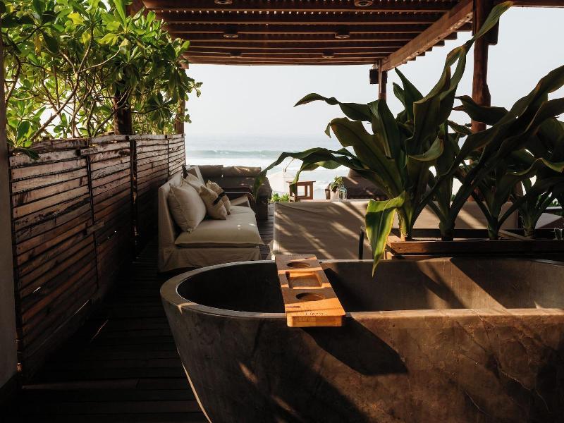 Naked Hotel Zipolite image