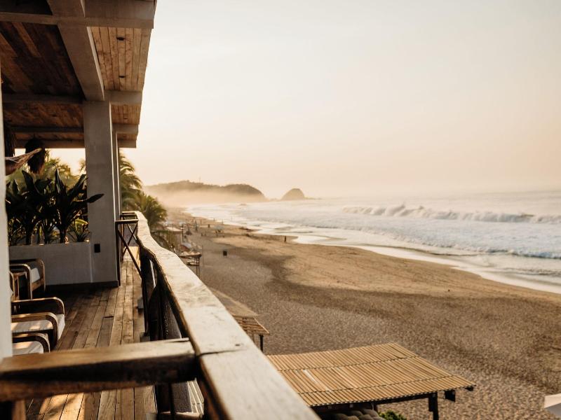 Naked Hotel Zipolite image