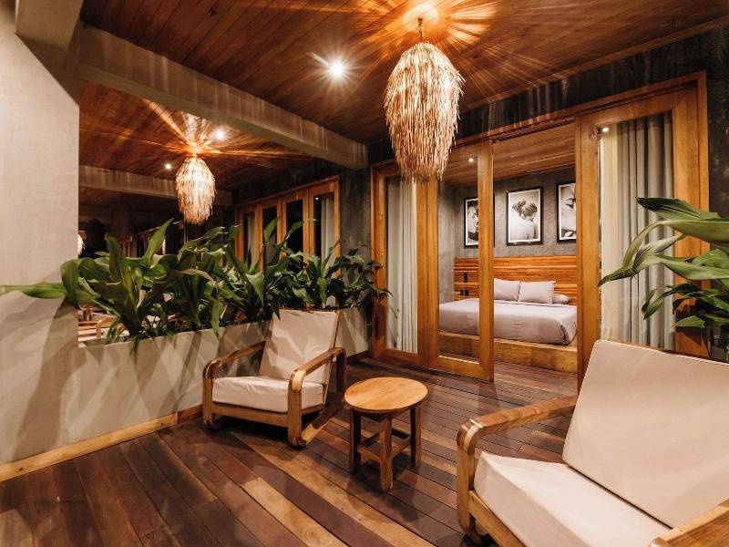 Naked Hotel Zipolite image