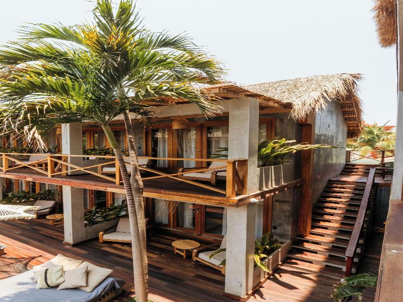 Naked Hotel Zipolite image