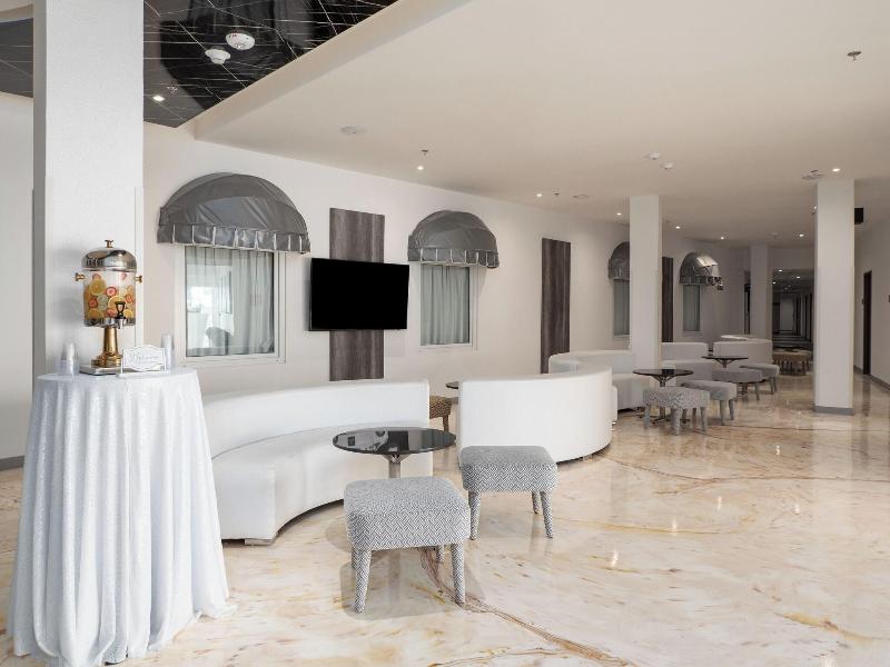 Hotel Mesaluna Short & Long Stay image