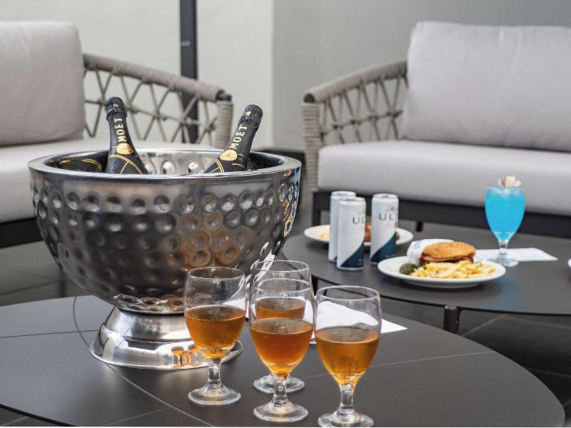 Hotel Mesaluna Short & Long Stay image