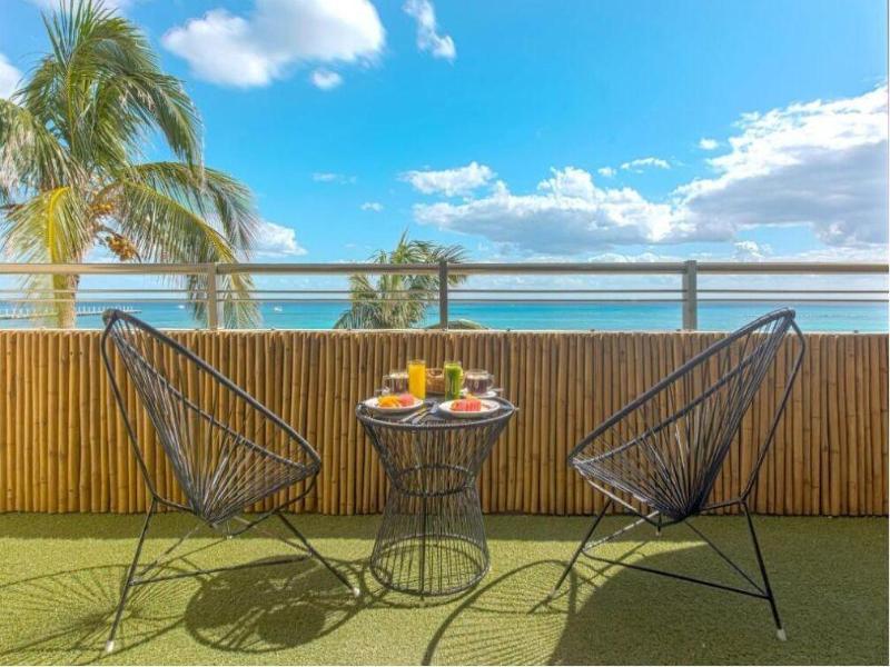 Ocean Plaza By Zamã¡ Homes image