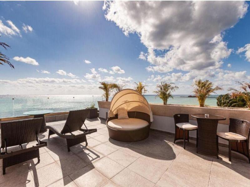 Ocean Plaza By Zamã¡ Homes image