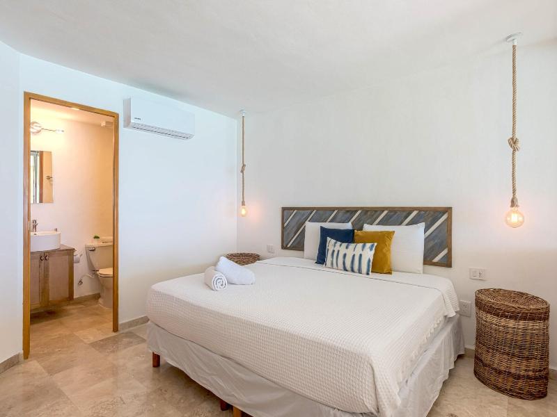 Ocean Plaza By Zamã¡ Homes image