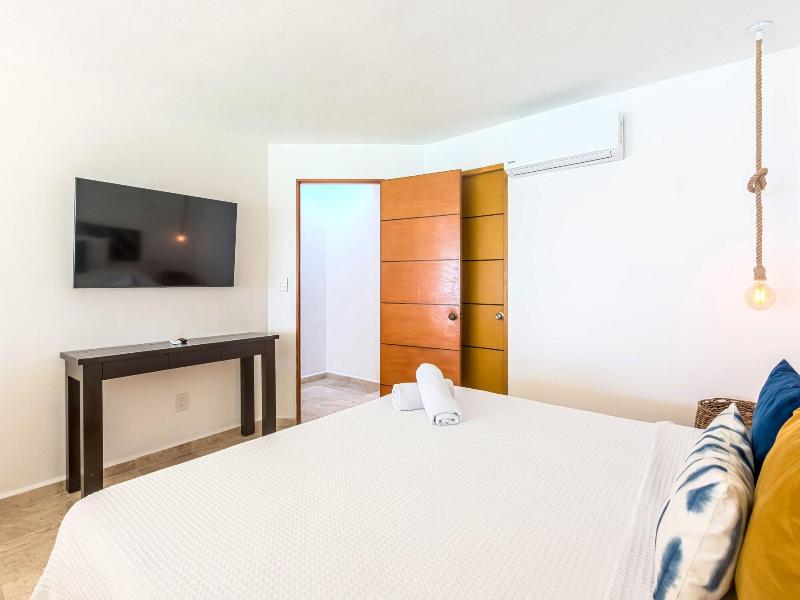 Ocean Plaza By Zamã¡ Homes image