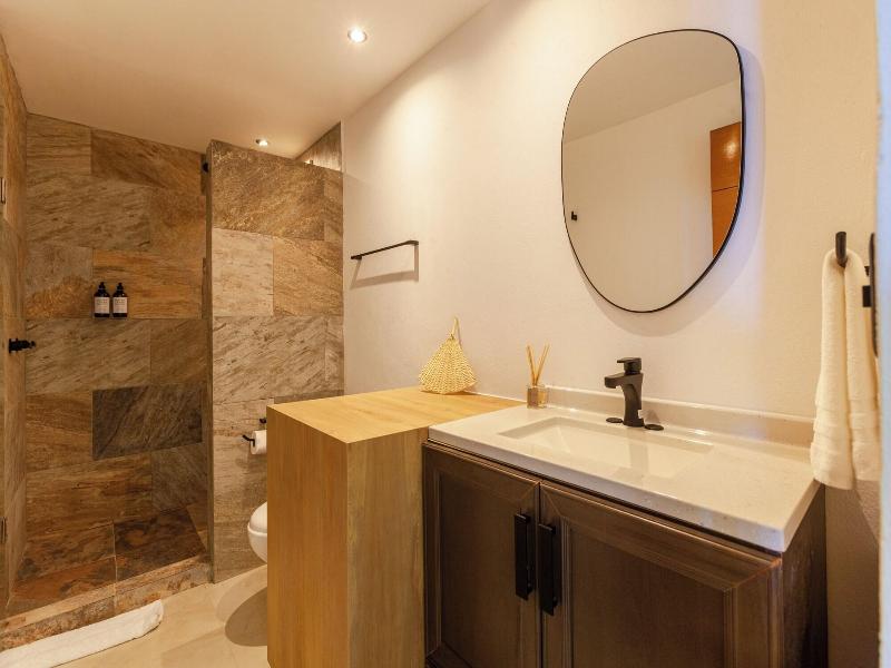 Ocean Plaza By Zamã¡ Homes image
