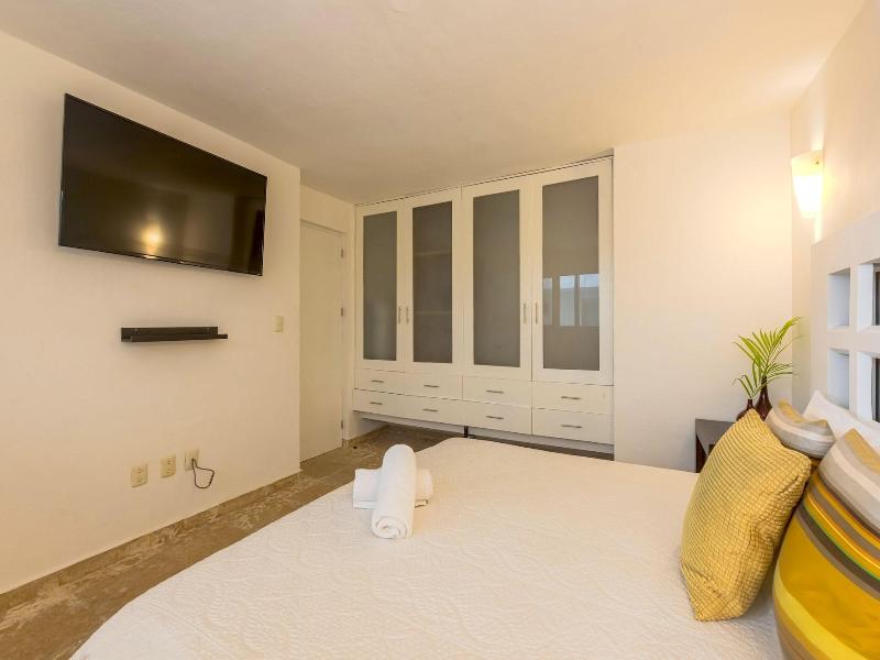Ocean Plaza By Zamã¡ Homes image