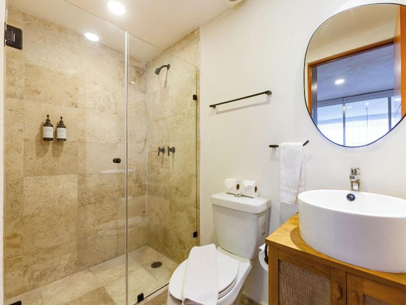 Ocean Plaza By Zamã¡ Homes image