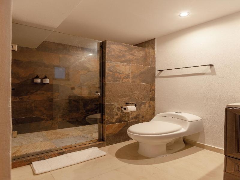 Ocean Plaza By Zamã¡ Homes image