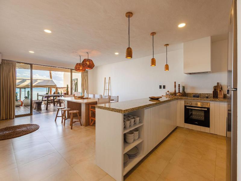 Ocean Plaza By Zamã¡ Homes image