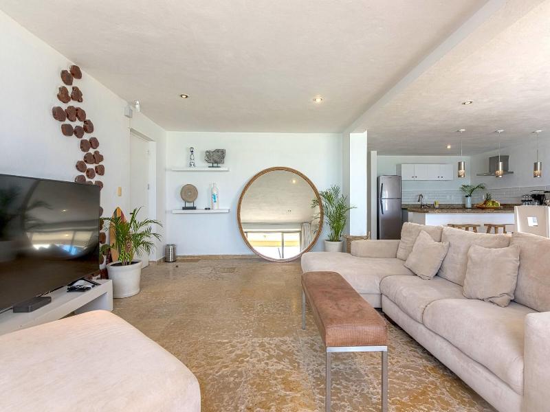 Ocean Plaza By Zamã¡ Homes image