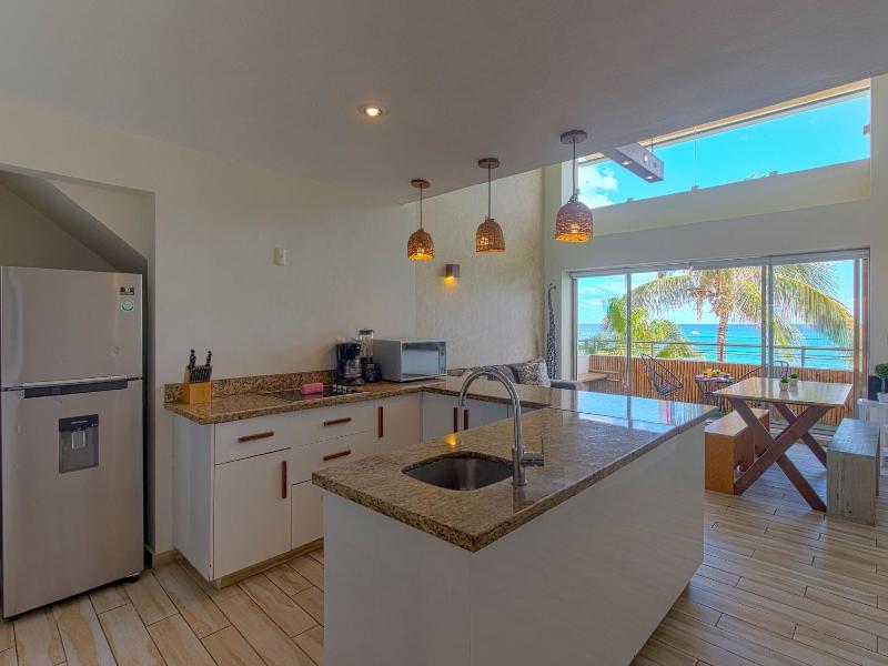 Ocean Plaza By Zamã¡ Homes image