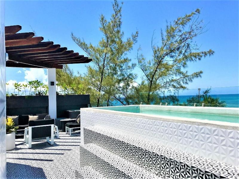 Ocean Plaza By Zamã¡ Homes image