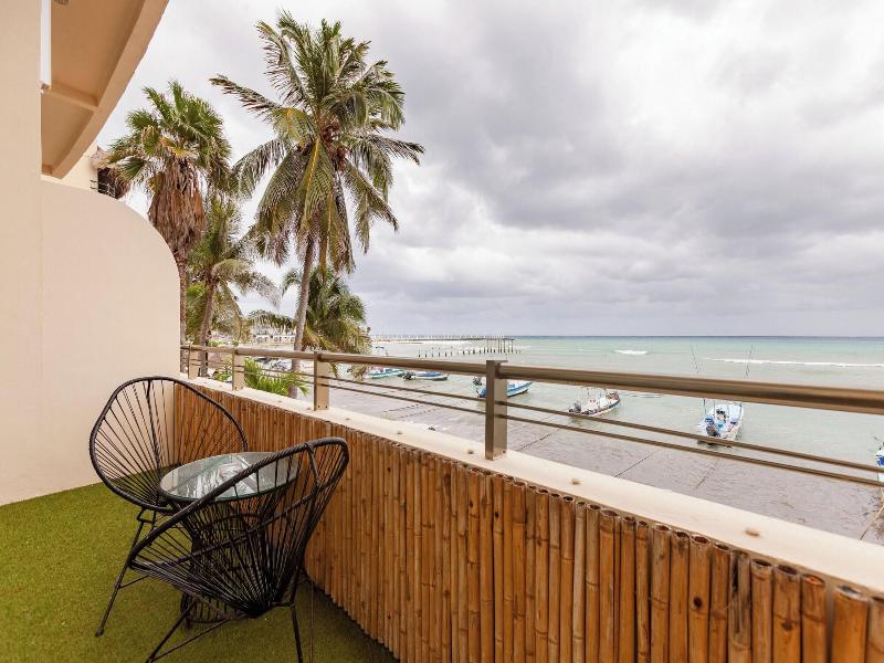 Ocean Plaza By Zamã¡ Homes image