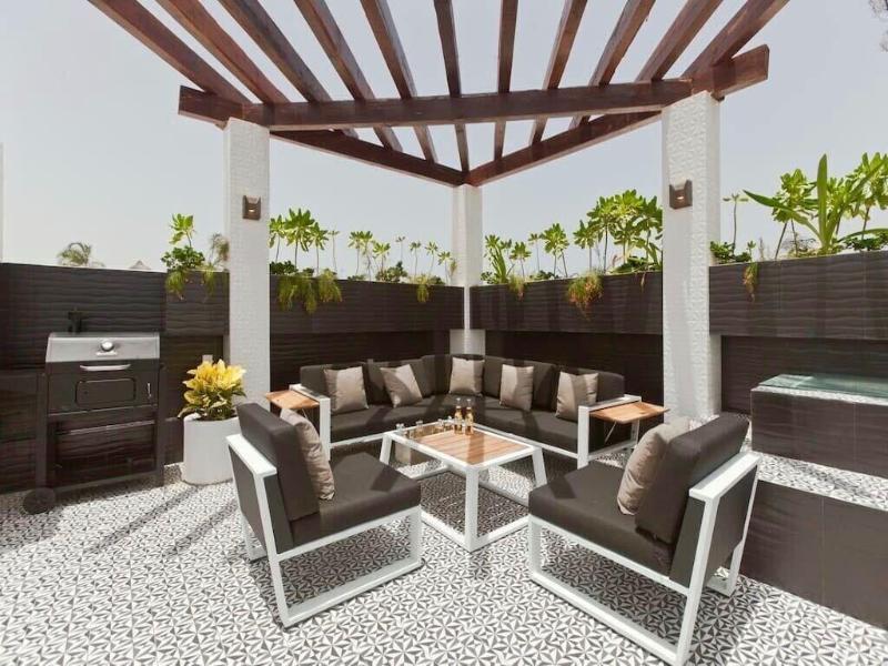 Ocean Plaza By Zamã¡ Homes image