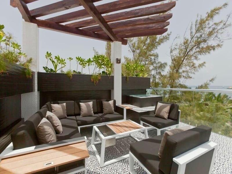 Ocean Plaza By Zamã¡ Homes image