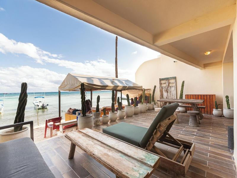 Ocean Plaza By Zamã¡ Homes image