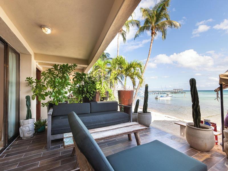 Ocean Plaza By Zamã¡ Homes image