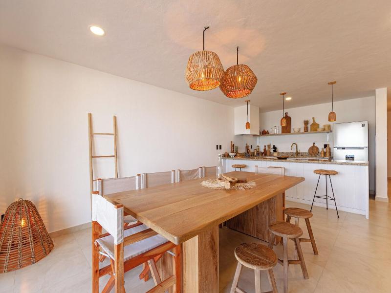 Ocean Plaza By Zamã¡ Homes image