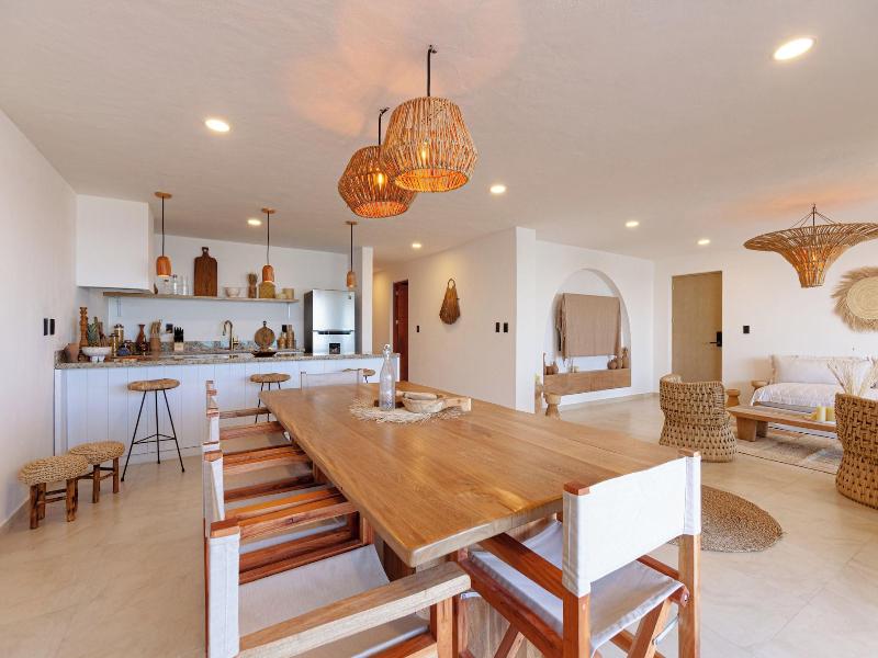 Ocean Plaza By Zamã¡ Homes image