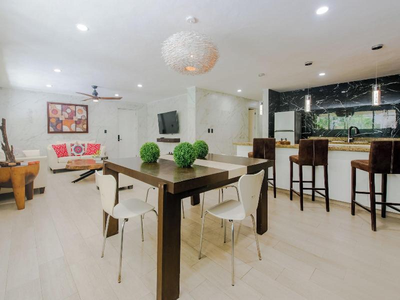 Ocean Plaza By Zamã¡ Homes image