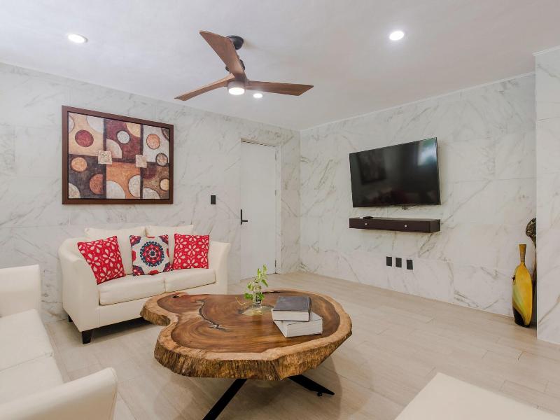 Ocean Plaza By Zamã¡ Homes image