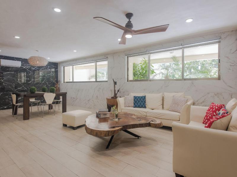 Ocean Plaza By Zamã¡ Homes image