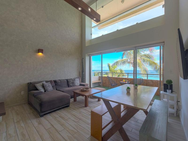 Ocean Plaza By Zamã¡ Homes image