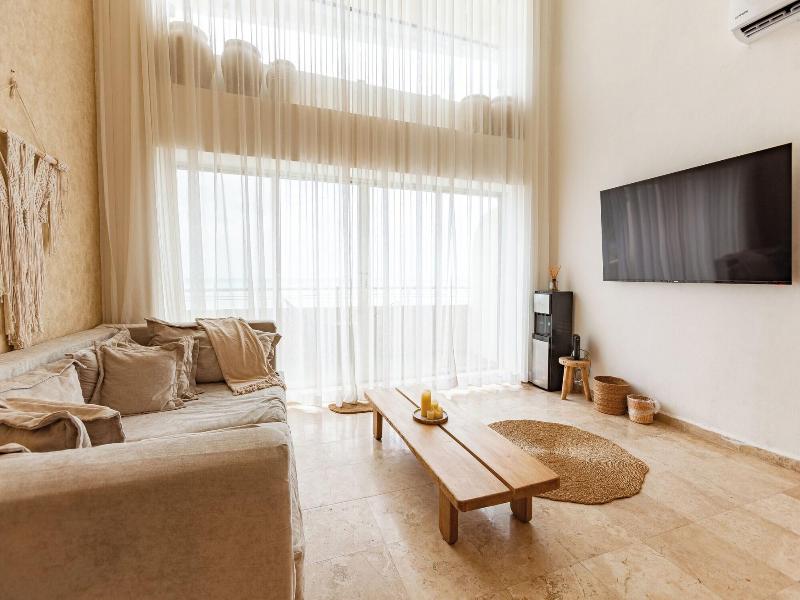 Ocean Plaza By Zamã¡ Homes image