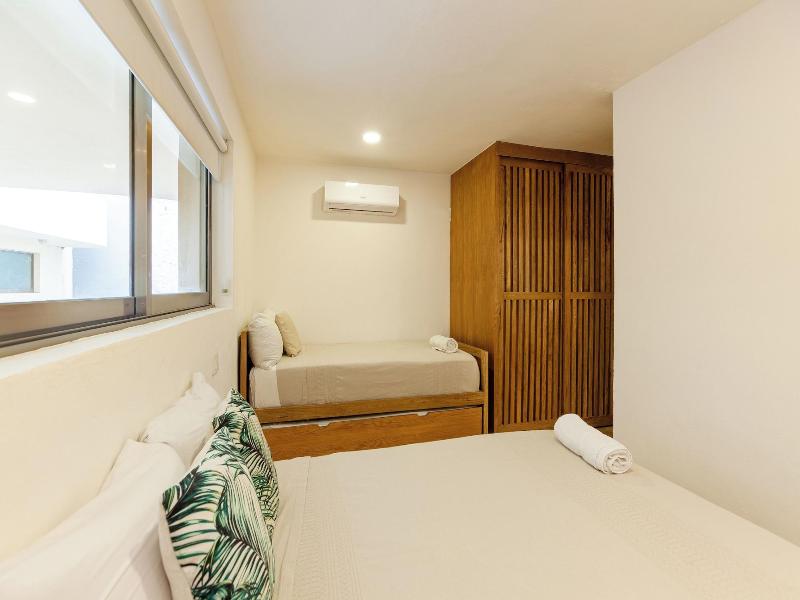 Ocean Plaza By Zamã¡ Homes image