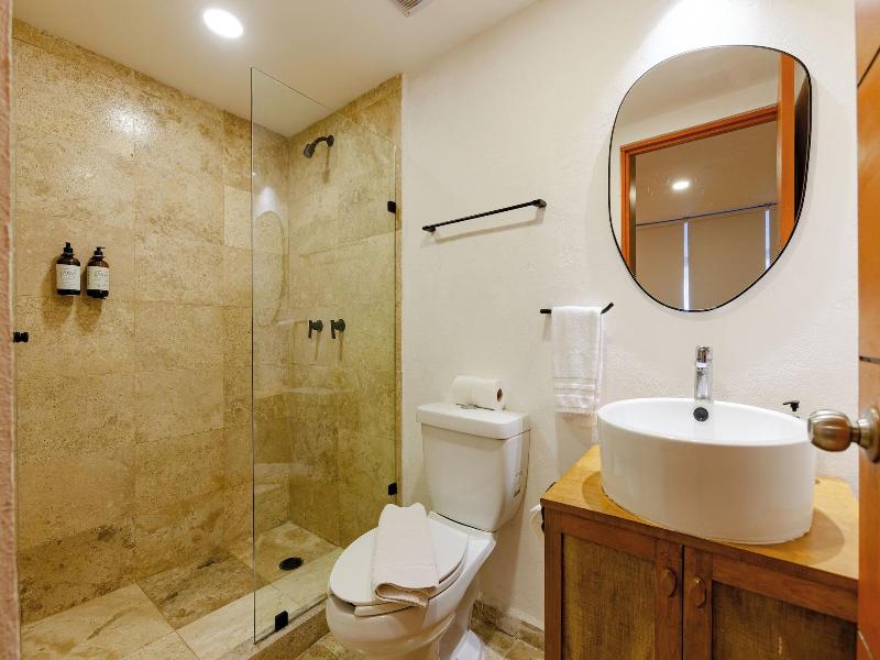 Ocean Plaza By Zamã¡ Homes image