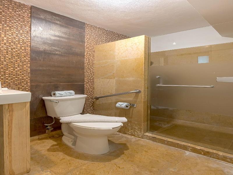 Ocean Plaza By Zamã¡ Homes image