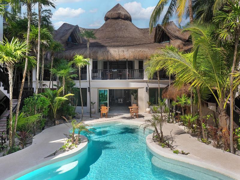 Mantaray Tulum image