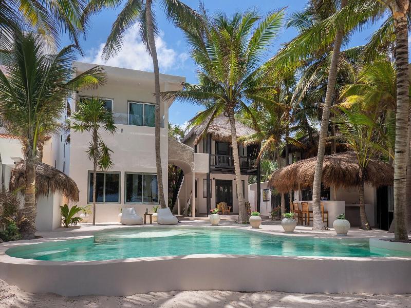 Mantaray Tulum image