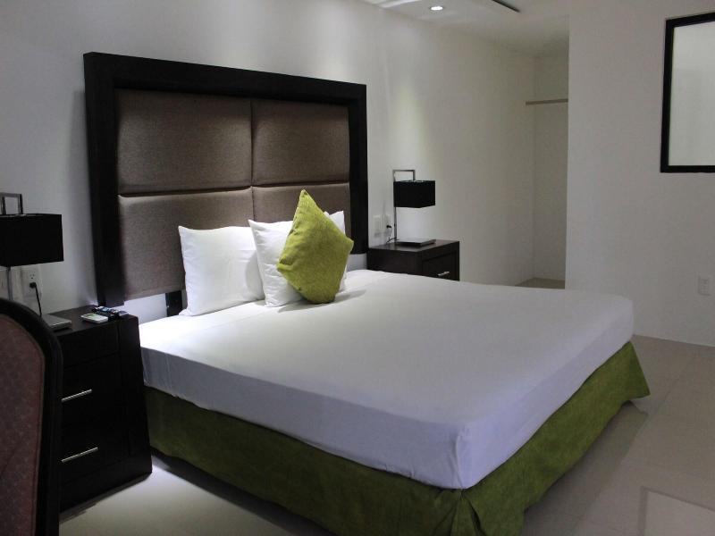 Sunlight Hotel image