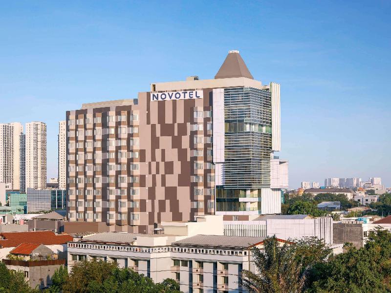 Novotel Jakarta Cikini Hotel image
