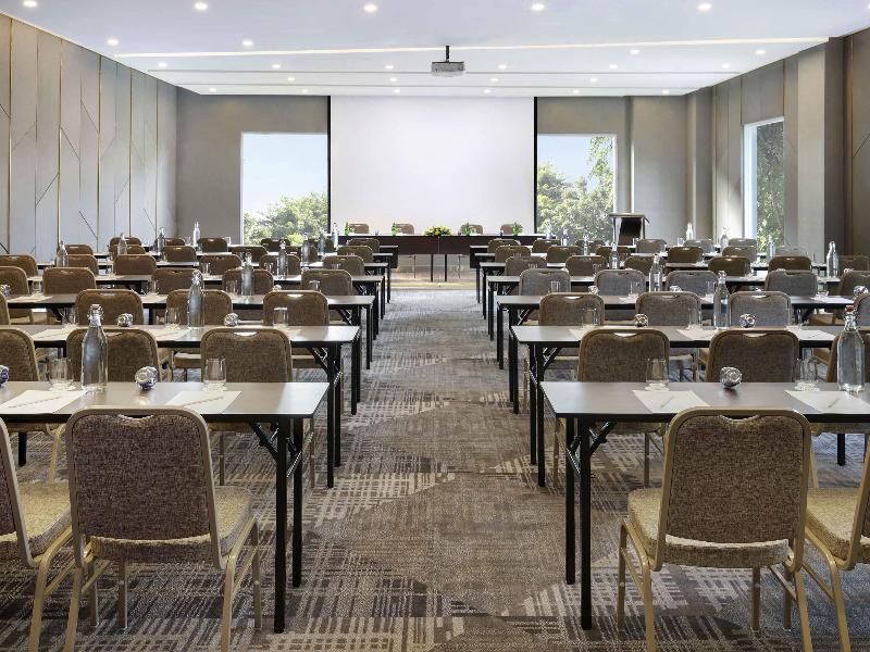 Novotel Jakarta Cikini Hotel image