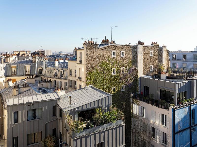 Yuna Montmartre image