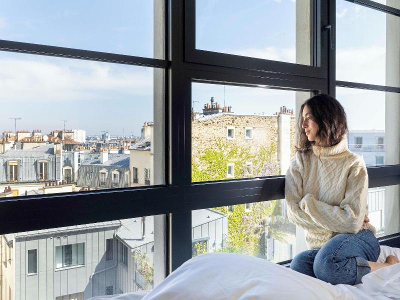 Yuna Montmartre image