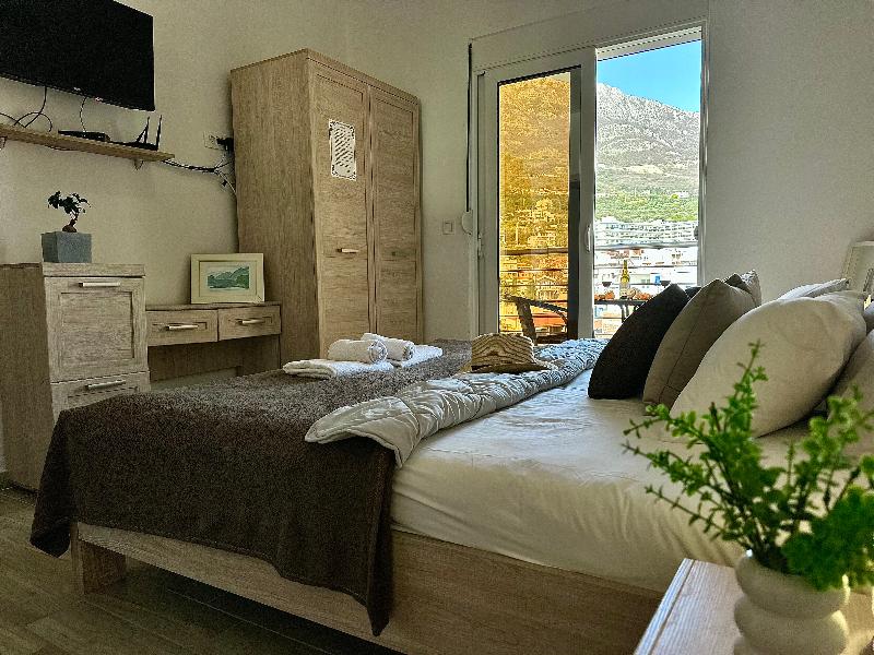 Saray Hotel image