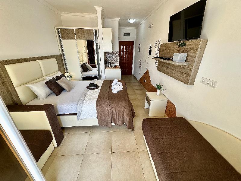 Saray Hotel image