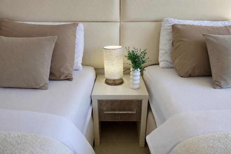 Saray Hotel image