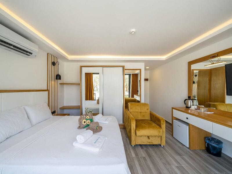 Kalkan Beach Park Hotel — exterior view