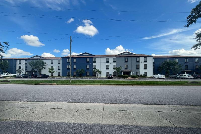 Quality Inn & Suites at Airport Blvd I-65 image