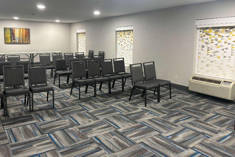 Quality Inn & Suites at Airport Blvd I-65 image
