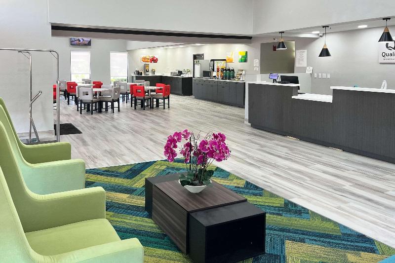 Quality Inn & Suites at Airport Blvd I-65 image